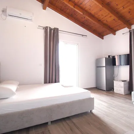 Apartment Sunny Ksamil