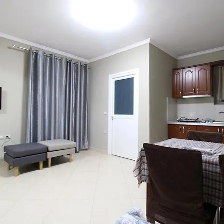Sunny Apartment *