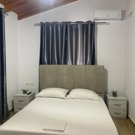 Sunny Apartment Ksamil