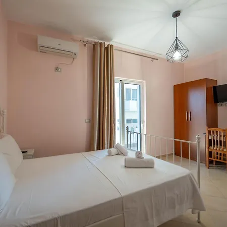 Sunny Apartment Ksamil