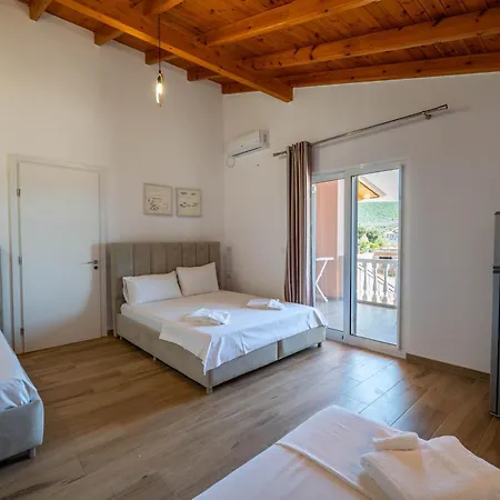 Sunny Apartment Ksamil