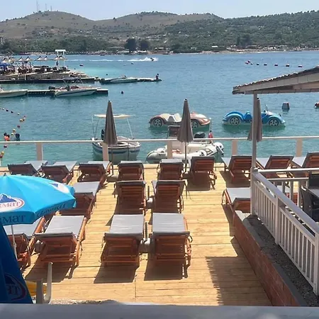 Sunny Apartment Ksamil